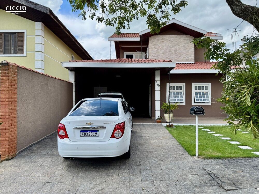 Casa de Condomínio à venda com 5 quartos, 200m² - Foto 2