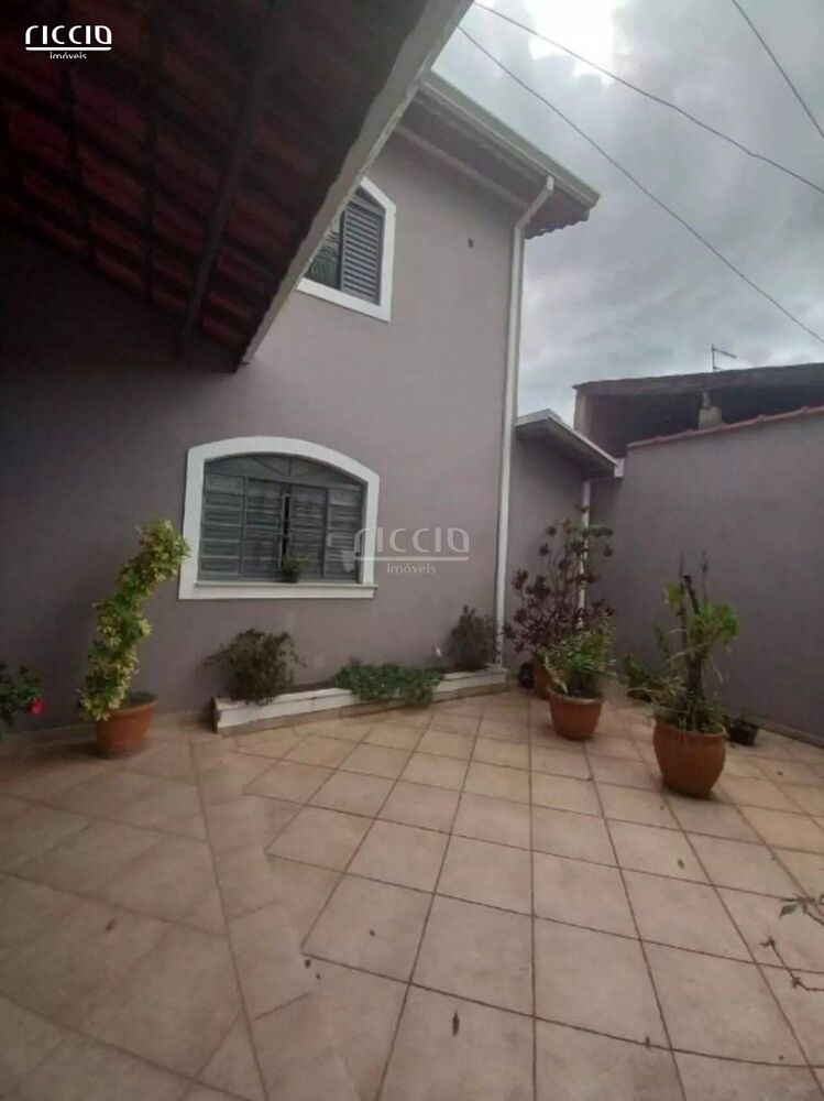Casa à venda com 2 quartos, 180m² - Foto 20
