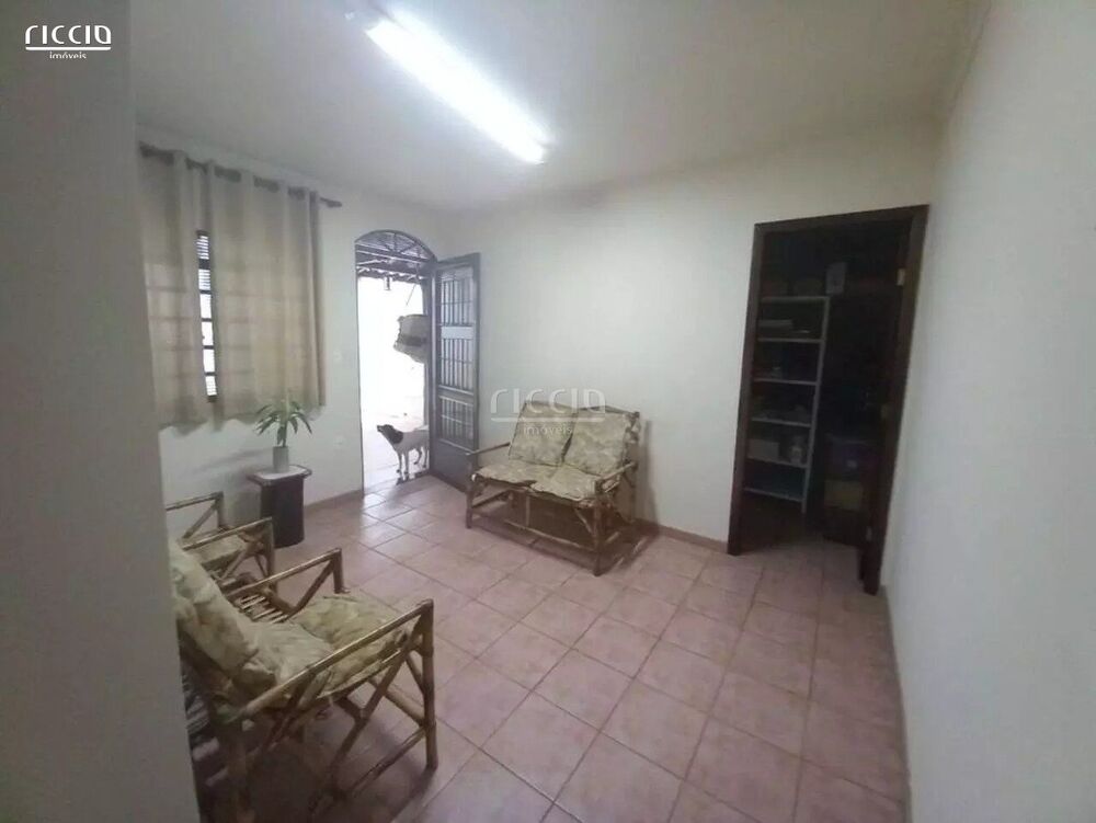 Casa à venda com 2 quartos, 180m² - Foto 10