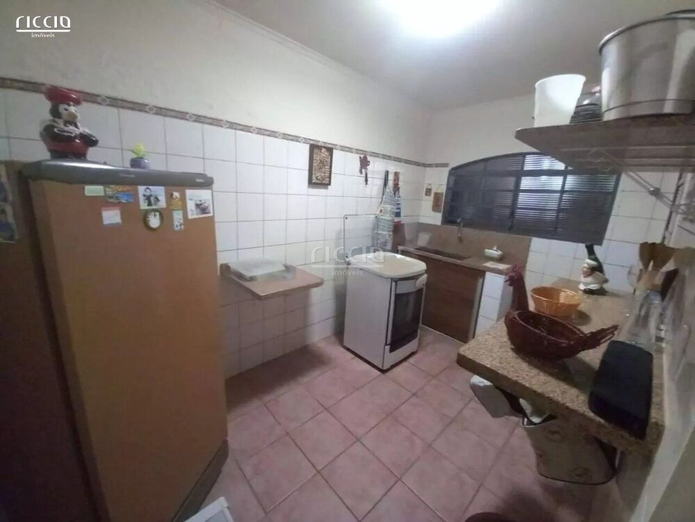 Casa à venda com 2 quartos, 180m² - Foto 9