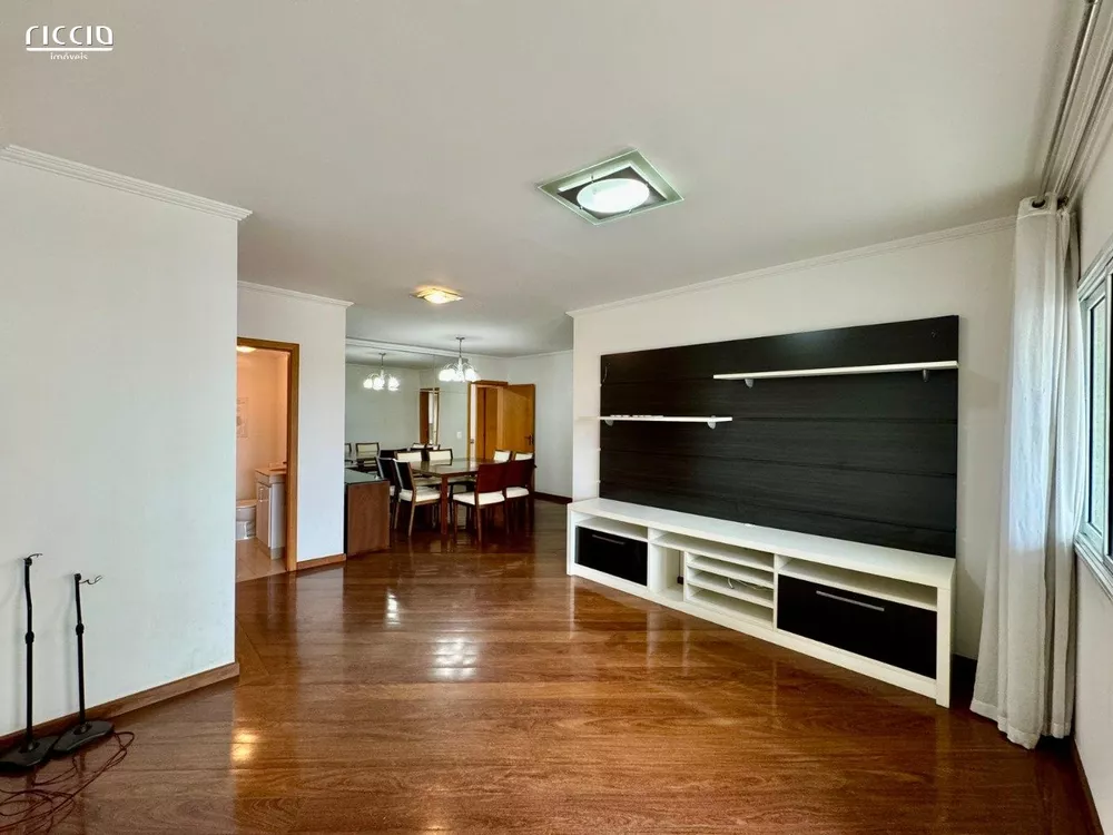 Apartamento à venda com 4 quartos, 176m² - Foto 1