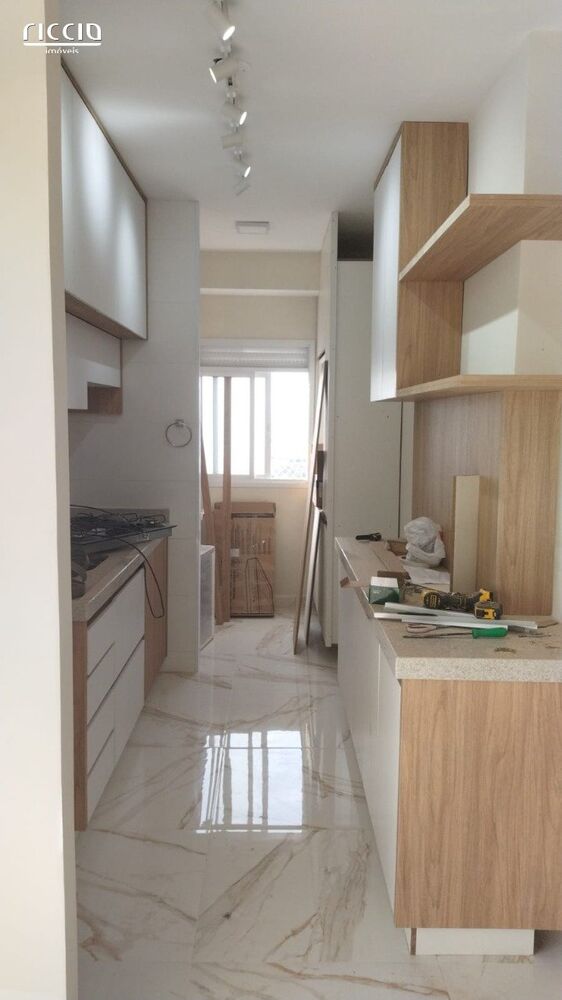 Apartamento à venda com 3 quartos, 84m² - Foto 2