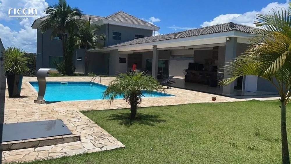 Casa de Condomínio à venda com 3 quartos, 400m² - Foto 1