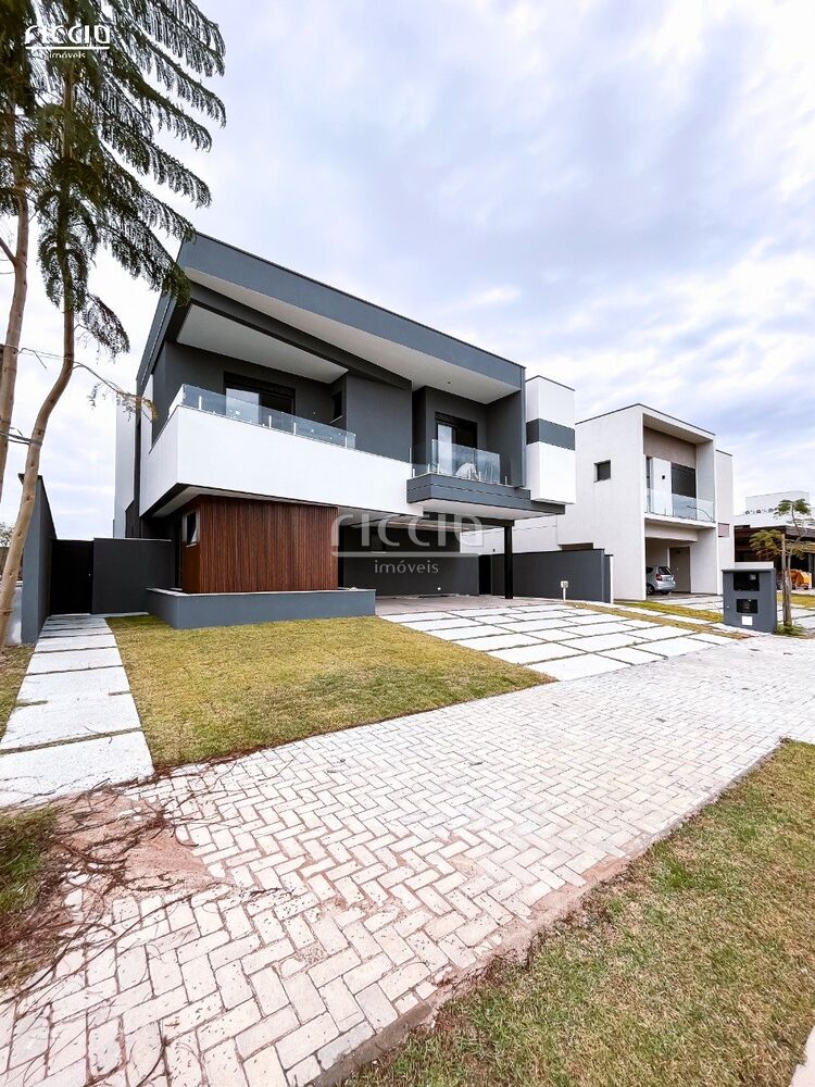 Casa de Condomínio à venda com 4 quartos, 325m² - Foto 2