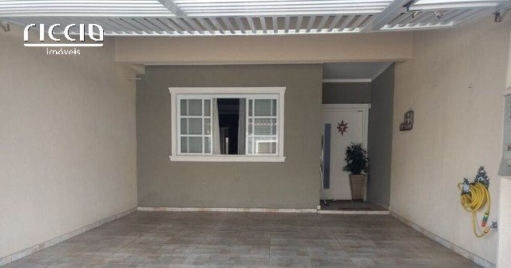 Casa à venda com 3 quartos, 170m² - Foto 1