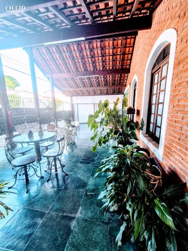 Casa, 3 quartos, 199 m² - Foto 1