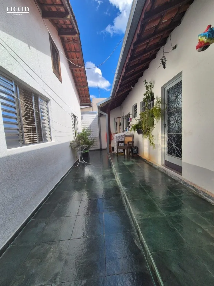 Casa, 3 quartos, 199 m² - Foto 2