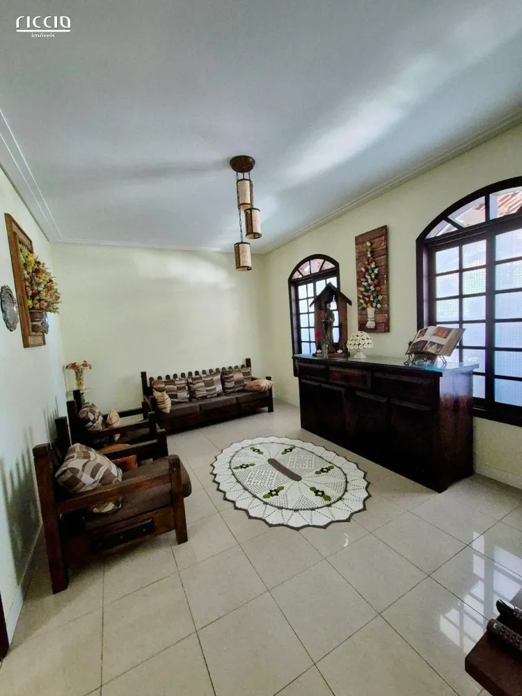 Casa, 3 quartos, 199 m² - Foto 2