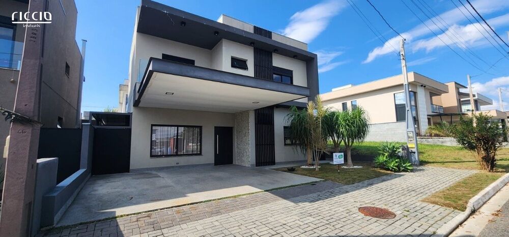 Casa de Condomínio à venda com 4 quartos, 210m² - Foto 1