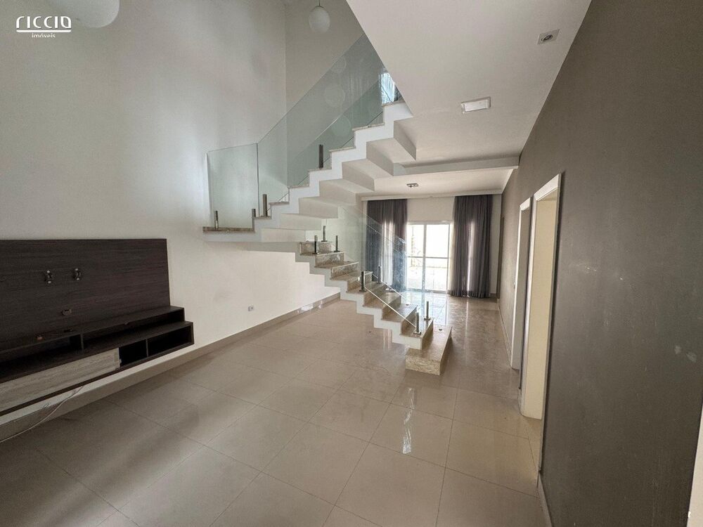 Casa à venda com 4 quartos, 220m² - Foto 27