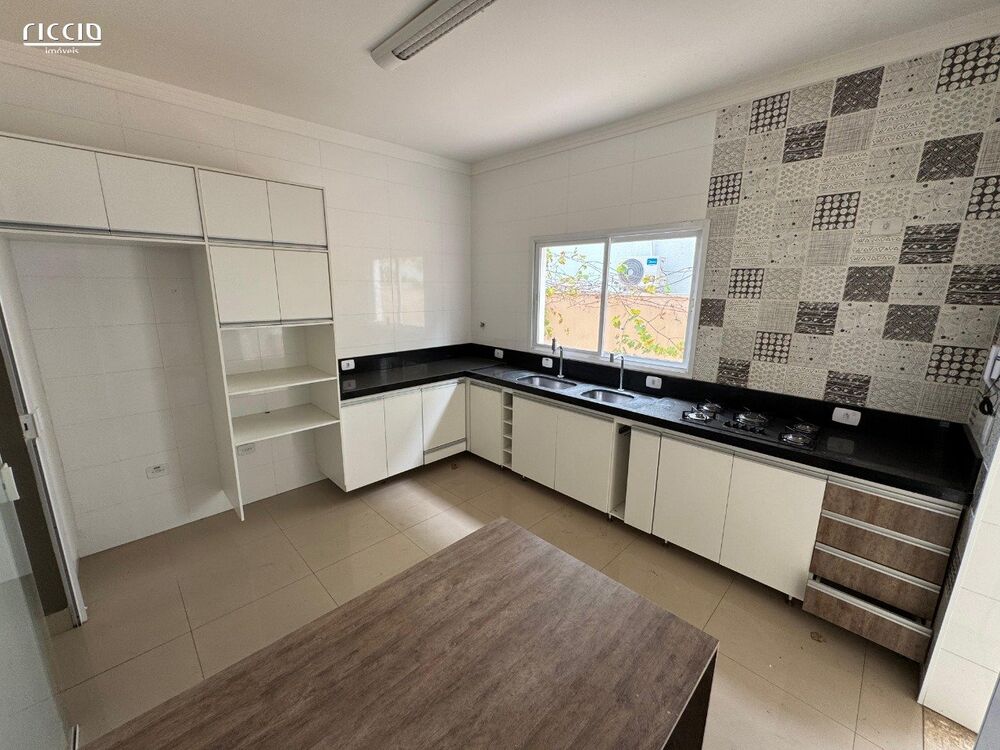 Casa à venda com 4 quartos, 220m² - Foto 23