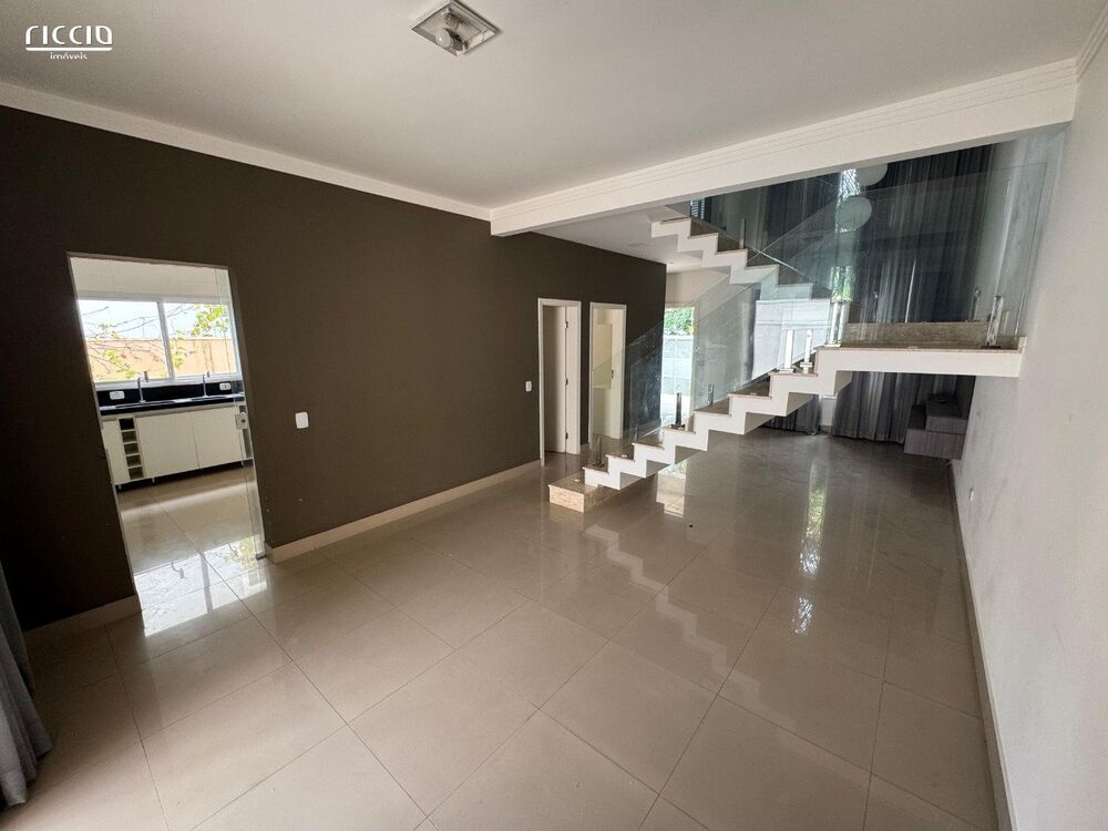 Casa à venda com 4 quartos, 220m² - Foto 5