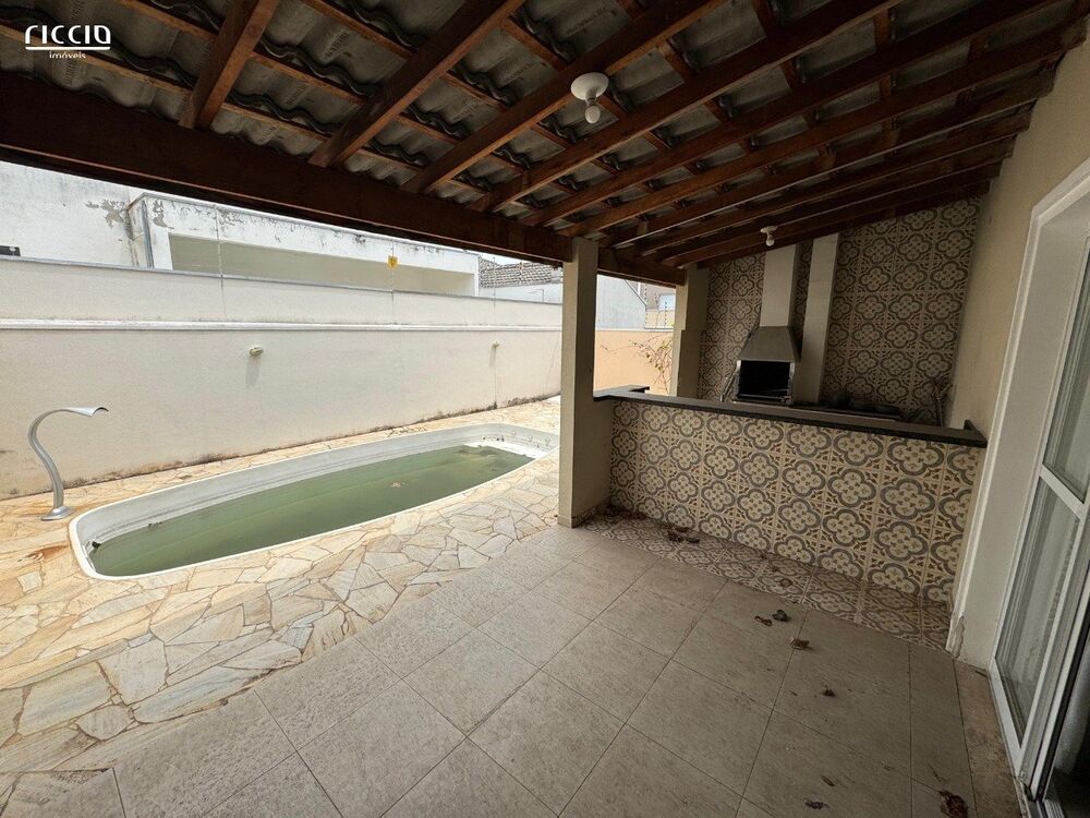 Casa à venda com 4 quartos, 220m² - Foto 21