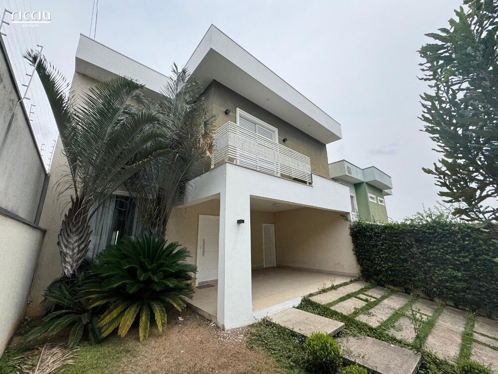 Casa à venda com 4 quartos, 220m² - Foto 2