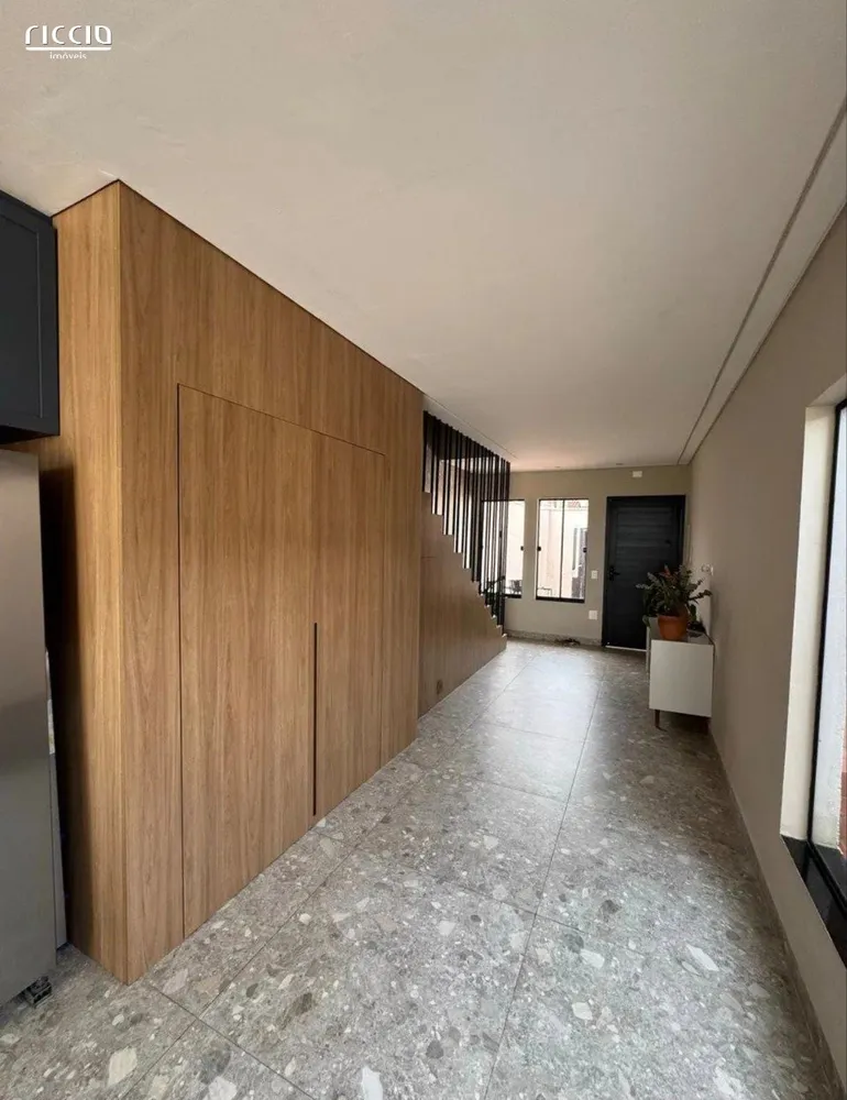 Casa, 3 quartos, 215 m² - Foto 1
