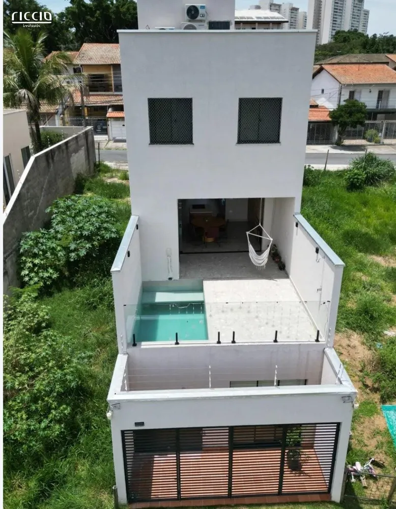 Casa, 3 quartos, 215 m² - Foto 1