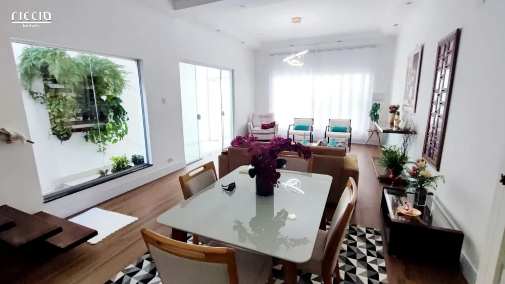 Casa, 4 quartos, 192 m² - Foto 1