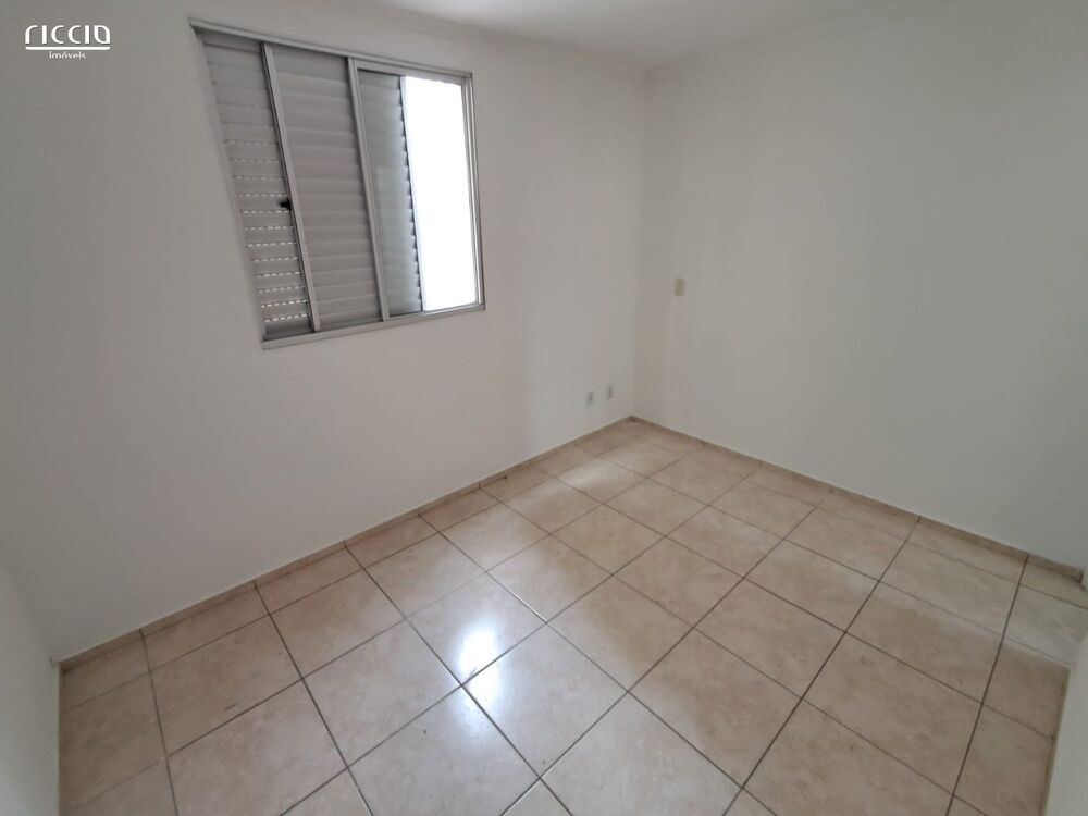 Apartamento à venda com 3 quartos, 67m² - Foto 2