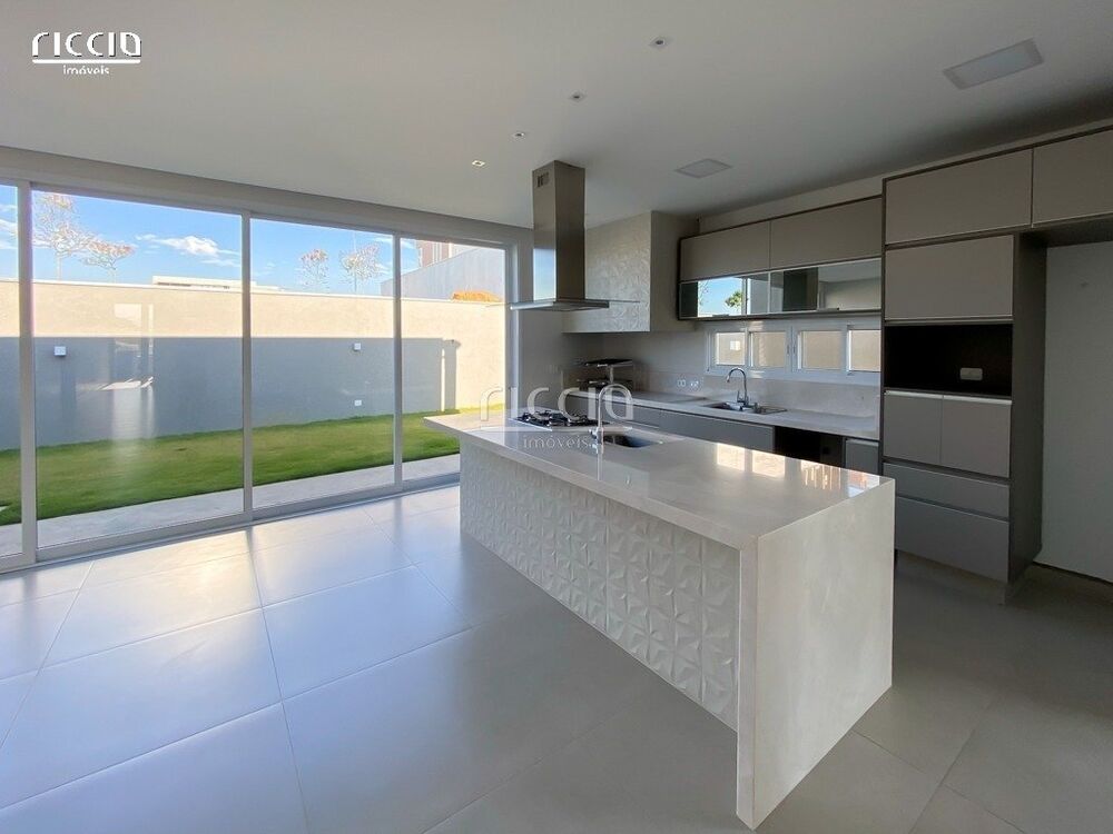 Casa de Condomínio à venda com 4 quartos, 377m² - Foto 4