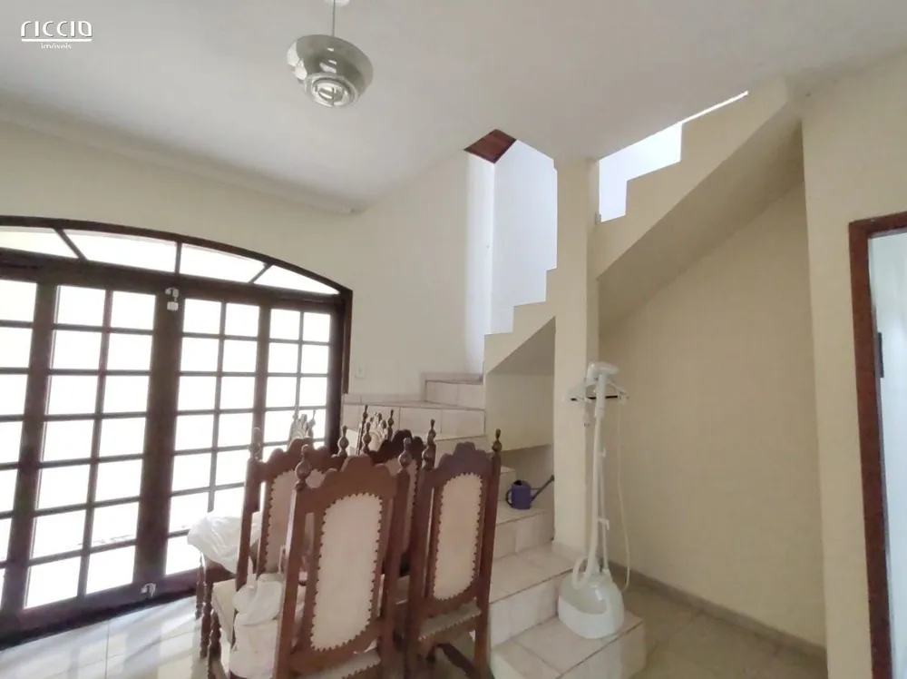 Casa, 4 quartos, 200 m² - Foto 2