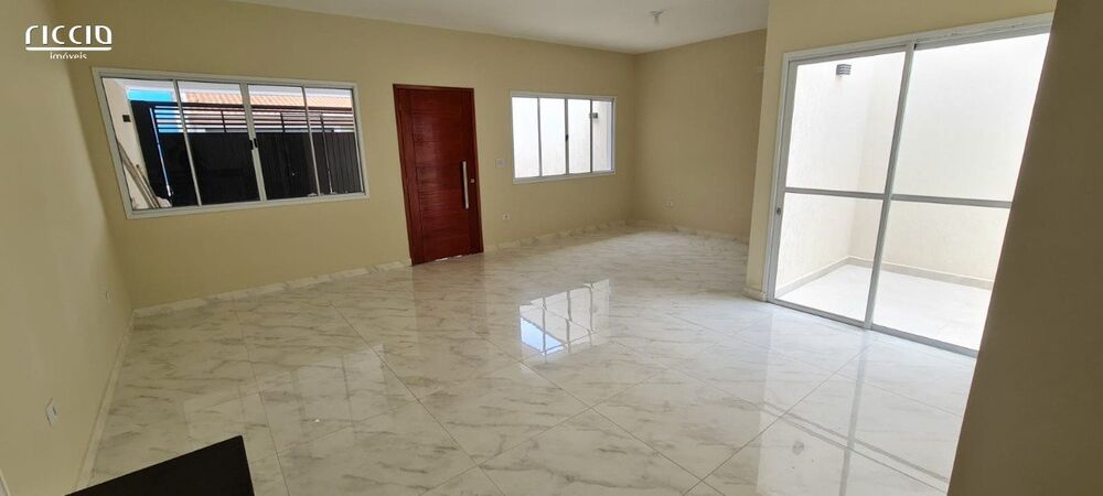 Casa à venda com 3 quartos, 140m² - Foto 1