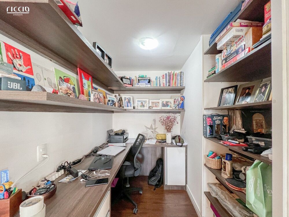 Apartamento à venda com 3 quartos, 182m² - Foto 1
