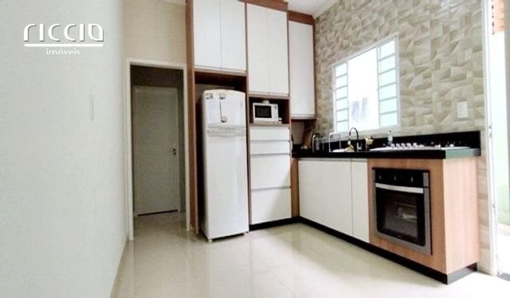 Casa à venda com 3 quartos, 1600m² - Foto 5
