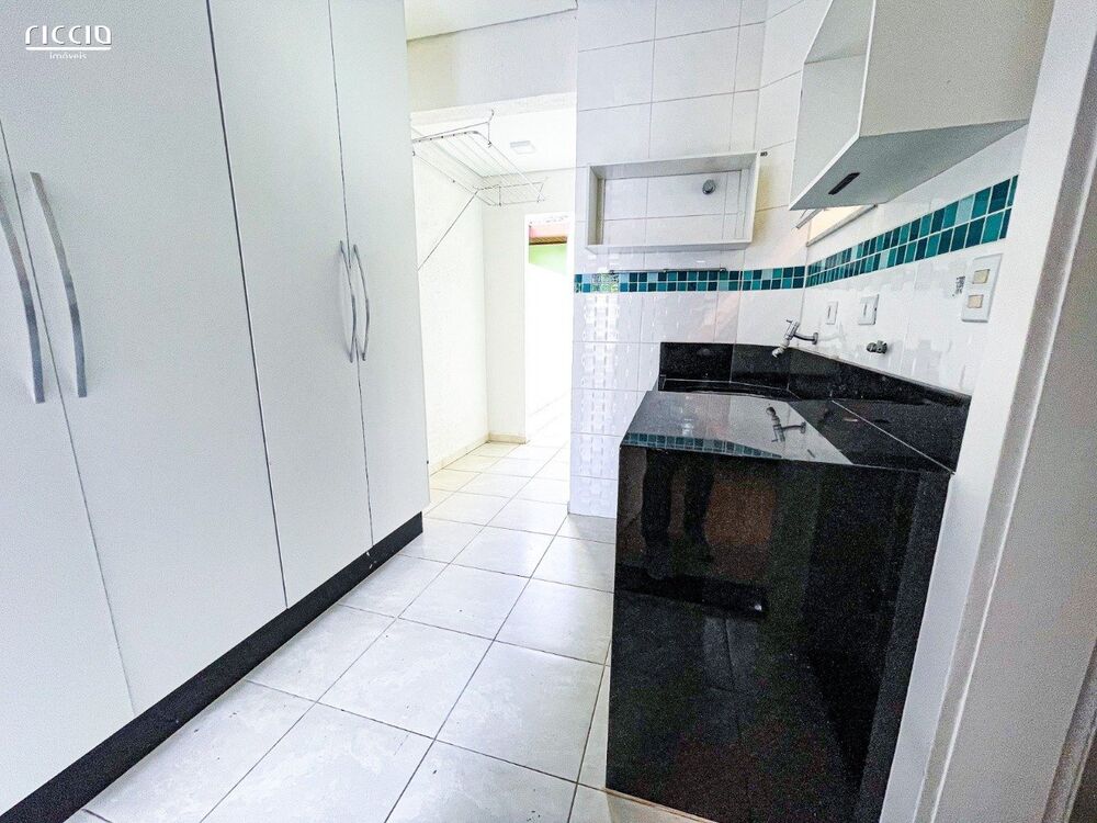 Casa de Condomínio à venda com 4 quartos, 281m² - Foto 5