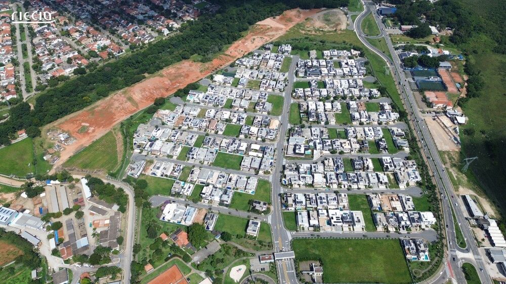 Terreno à venda, 895m² - Foto 1