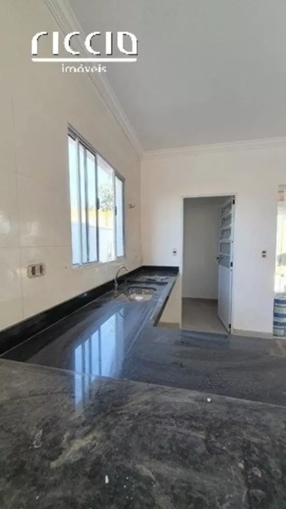 Casa de Condomínio à venda com 3 quartos, 150m² - Foto 3