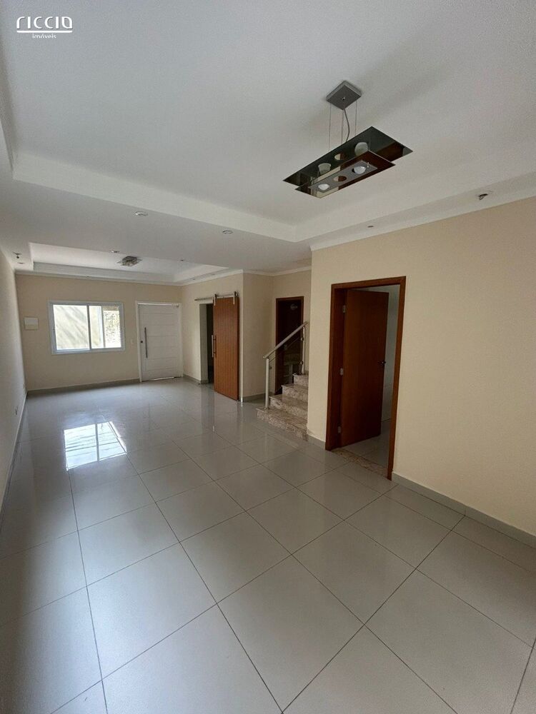 Casa, 3 quartos, 192 m² - Foto 2