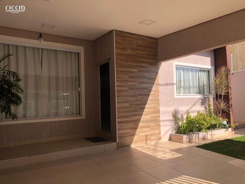 Casa à venda com 3 quartos, 130m² - Foto 1