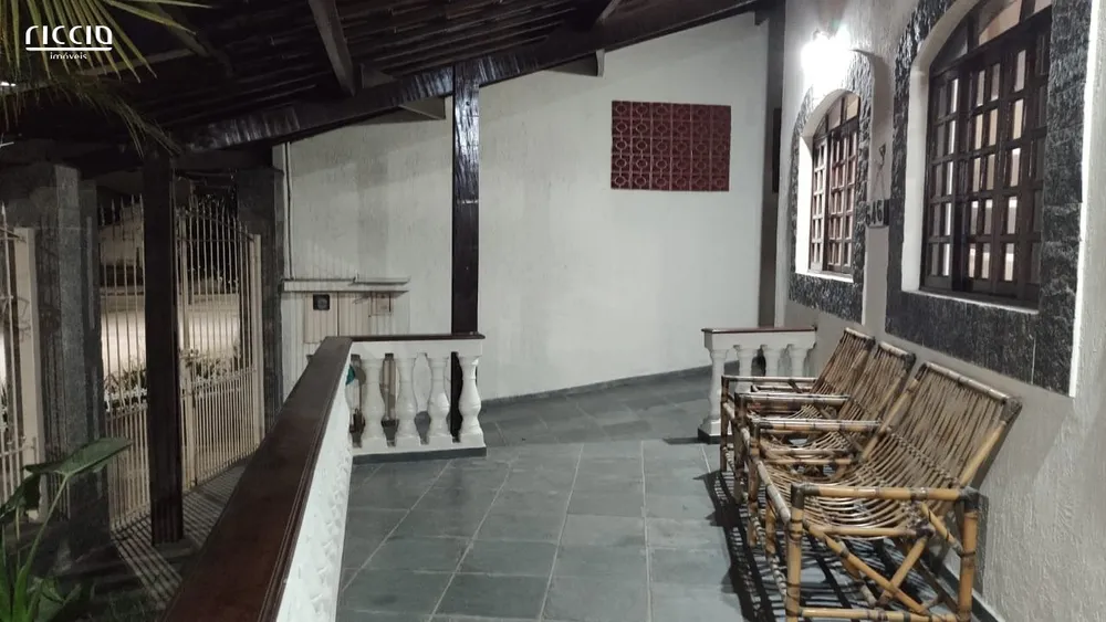 Casa, 5 quartos, 180 m² - Foto 1