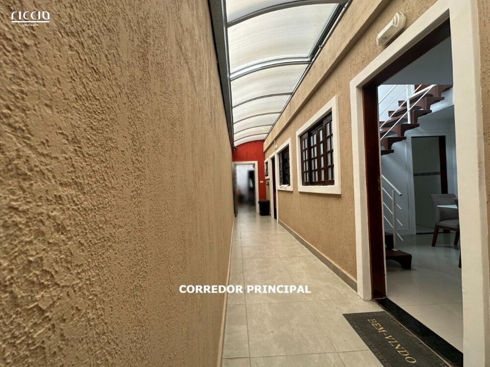 Casa à venda com 4 quartos, 180m² - Foto 1