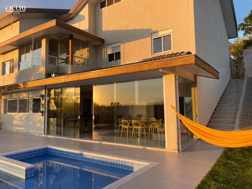 Casa de Condomínio à venda com 4 quartos, 500m² - Foto 1