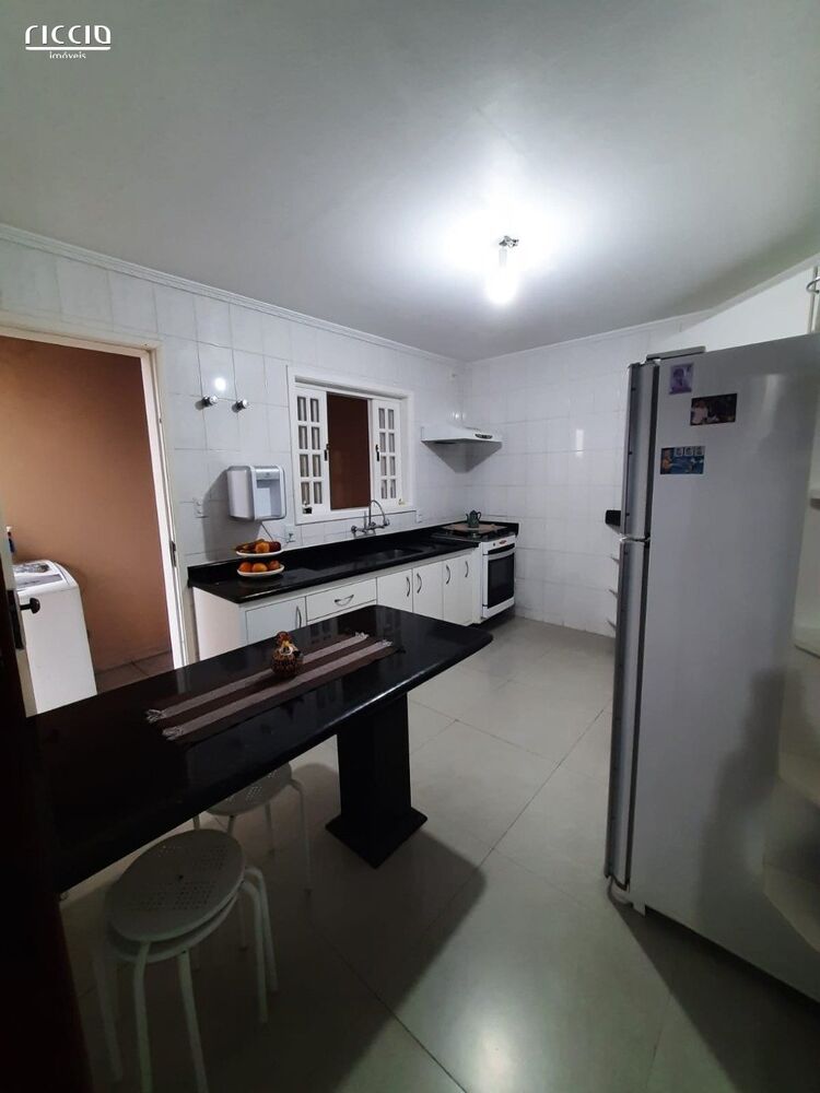 Casa de Condomínio à venda com 4 quartos, 250m² - Foto 7