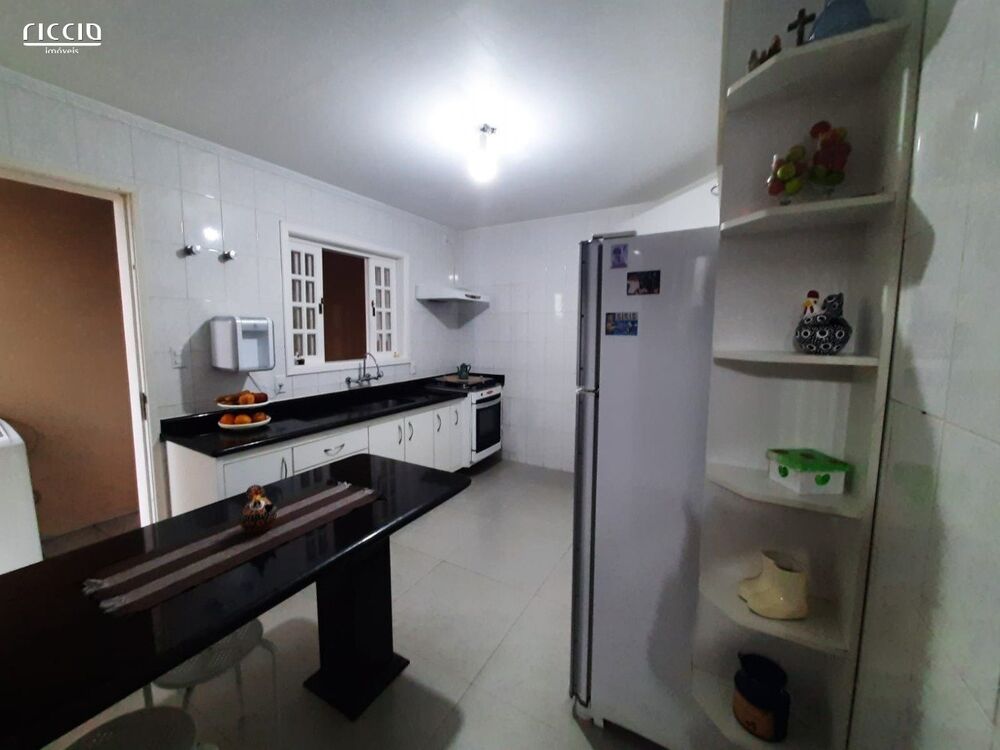 Casa de Condomínio à venda com 4 quartos, 250m² - Foto 9