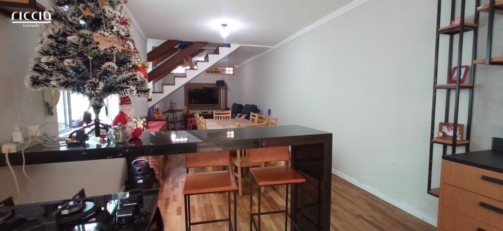 Casa à venda com 2 quartos, 186m² - Foto 2