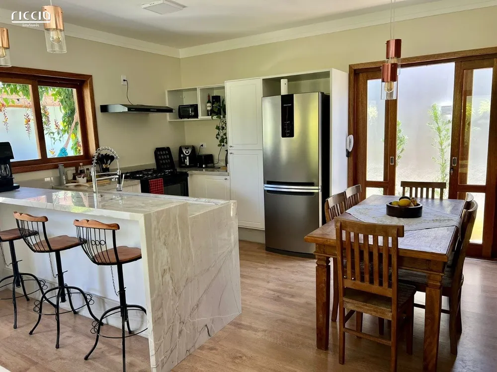 Casa, 3 quartos, 176 m² - Foto 1
