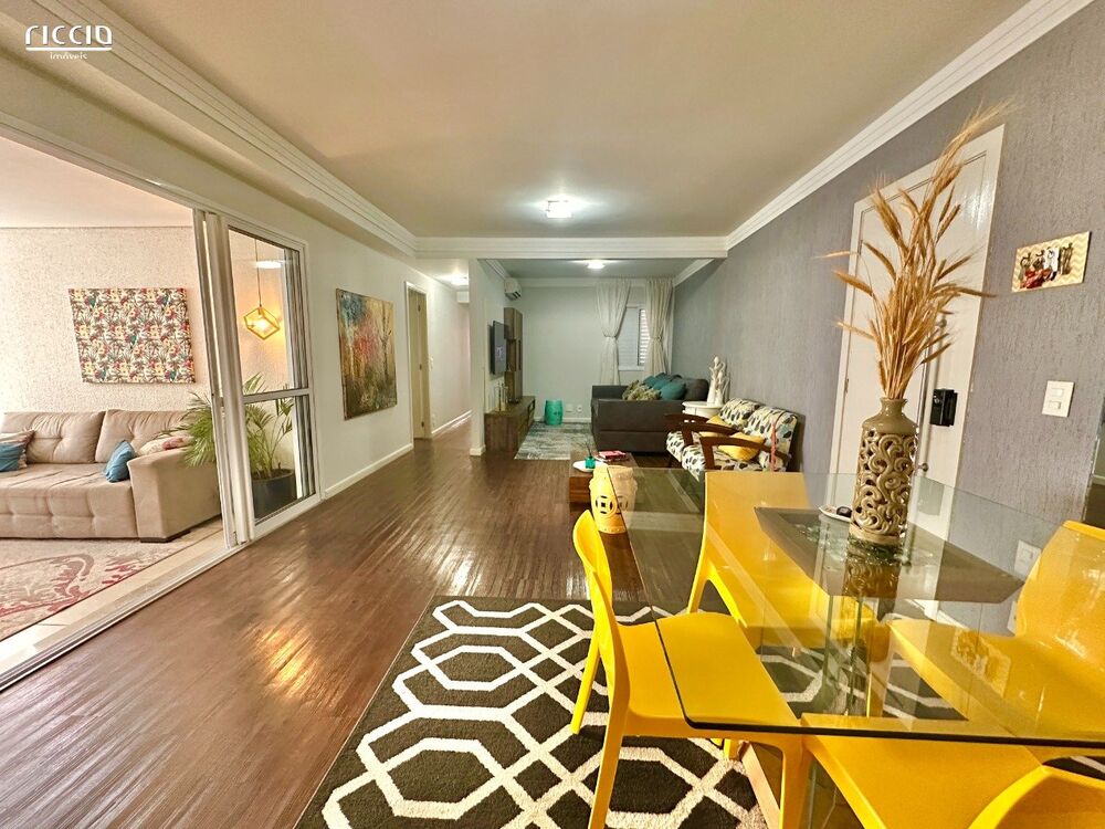 Apartamento à venda com 3 quartos, 125m² - Foto 1