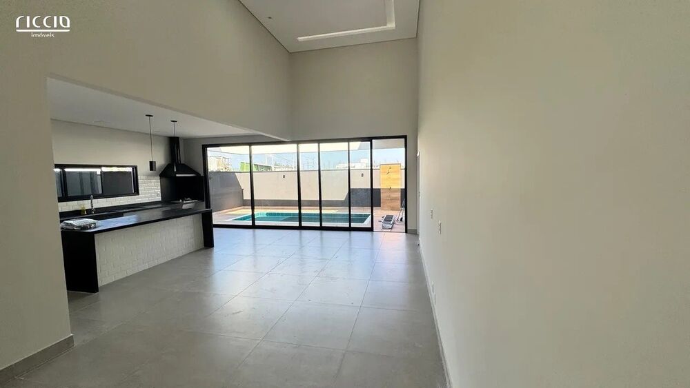 Casa de Condomínio à venda com 3 quartos, 224m² - Foto 2