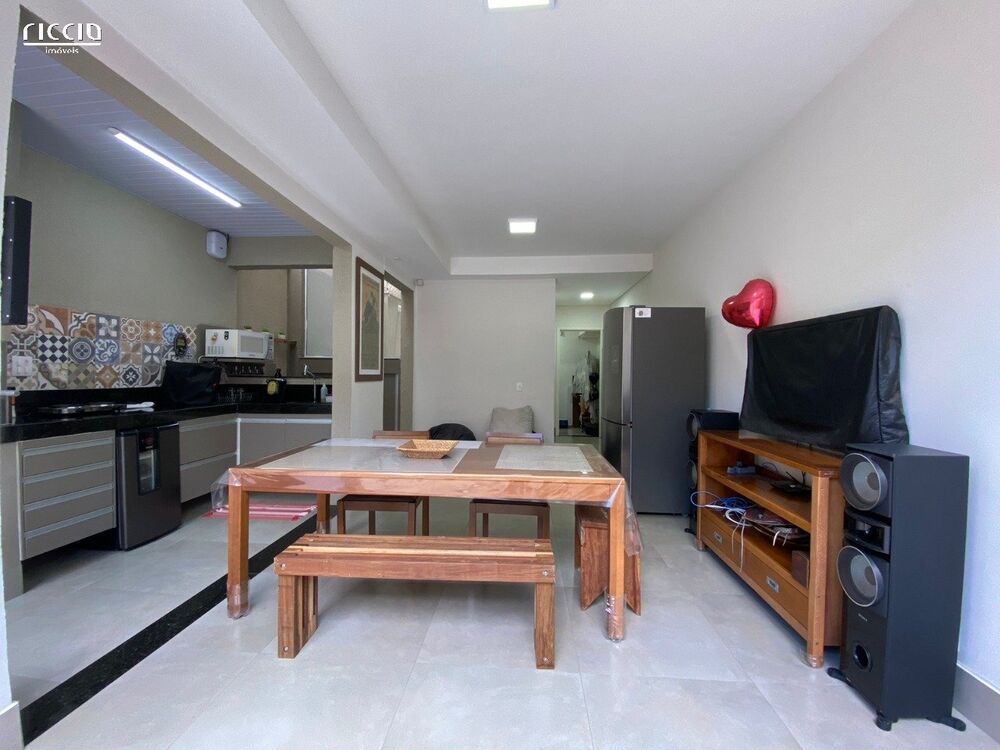 Casa, 3 quartos, 197 m² - Foto 2