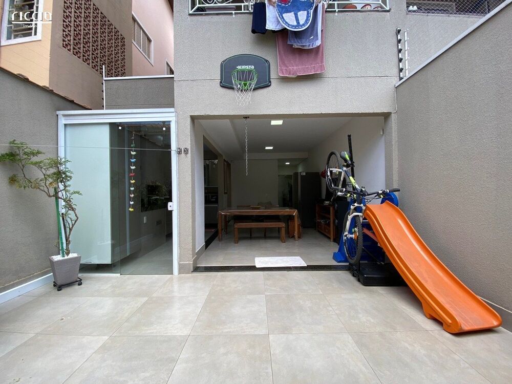 Casa, 3 quartos, 197 m² - Foto 1