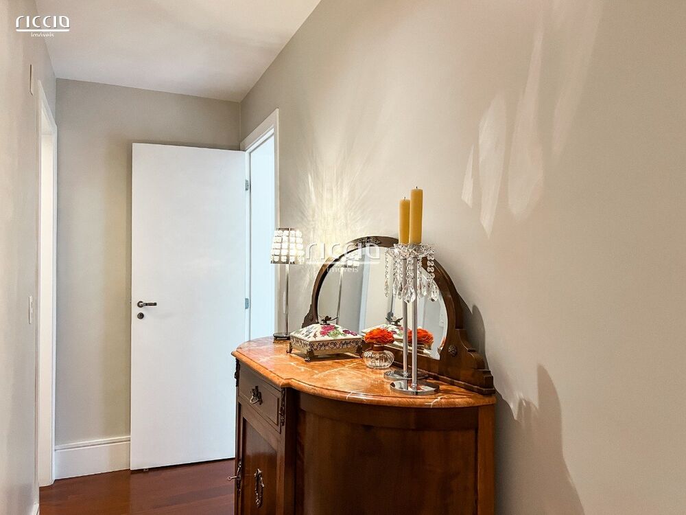 Apartamento, 3 quartos, 245 m² - Foto 10