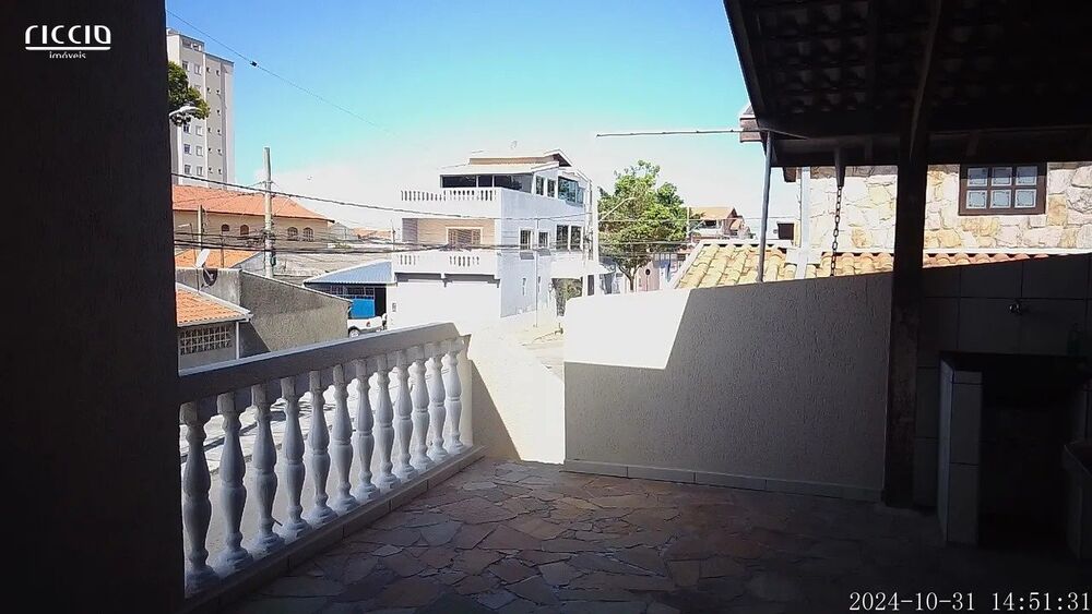 Casa à venda com 3 quartos, 200m² - Foto 2