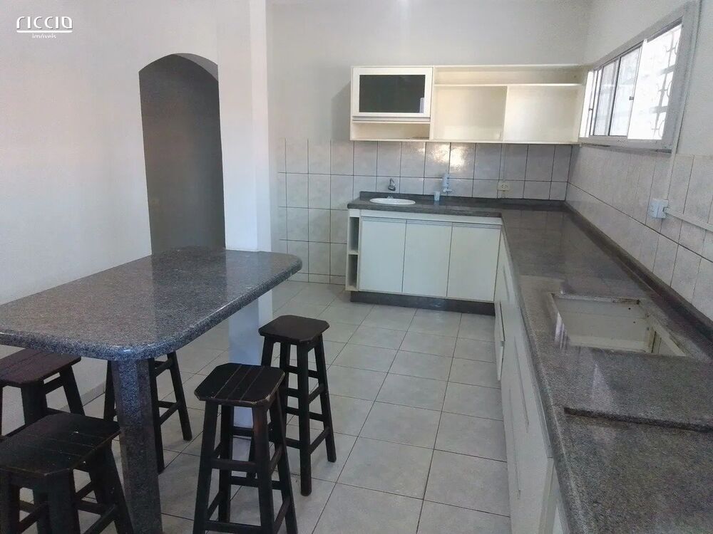 Casa à venda com 3 quartos, 200m² - Foto 3