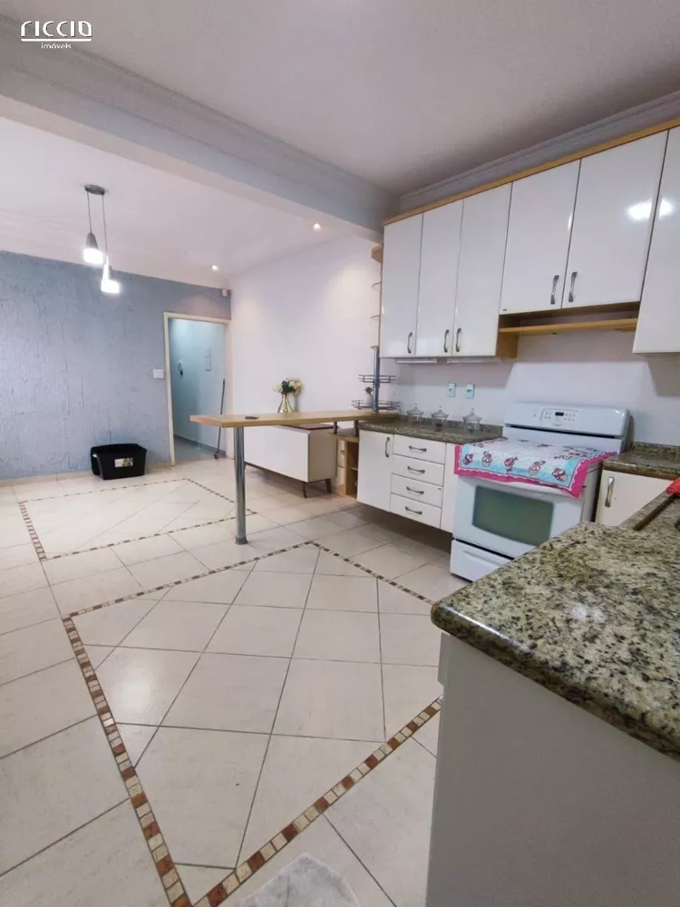 Casa à venda com 3 quartos, 244m² - Foto 4