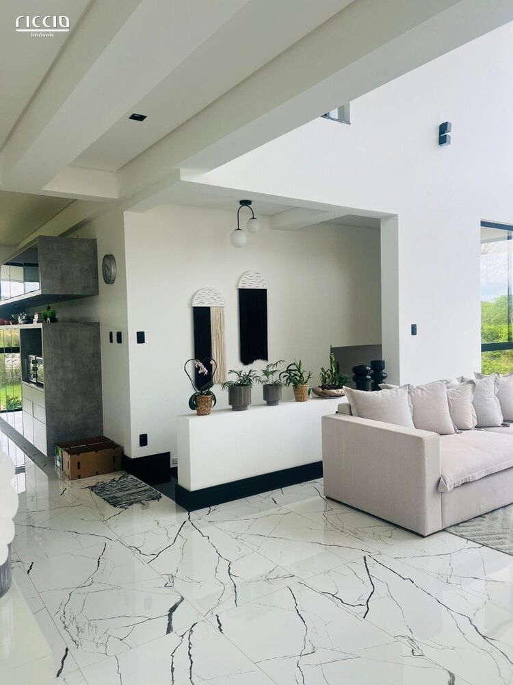 Casa de Condomínio à venda com 4 quartos, 600m² - Foto 2