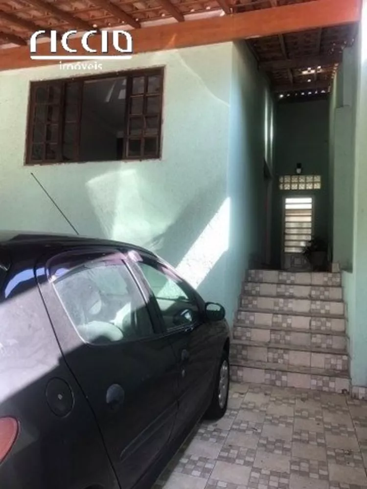 Casa à venda com 3 quartos, 120m² - Foto 1