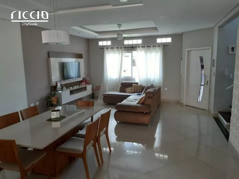 Casa à venda com 4 quartos, 250m² - Foto 3